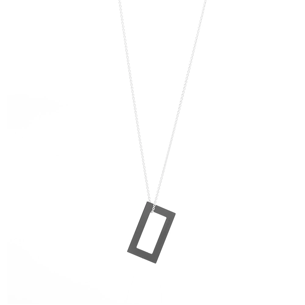 Le Gramme Ceramic Pendant Necklace